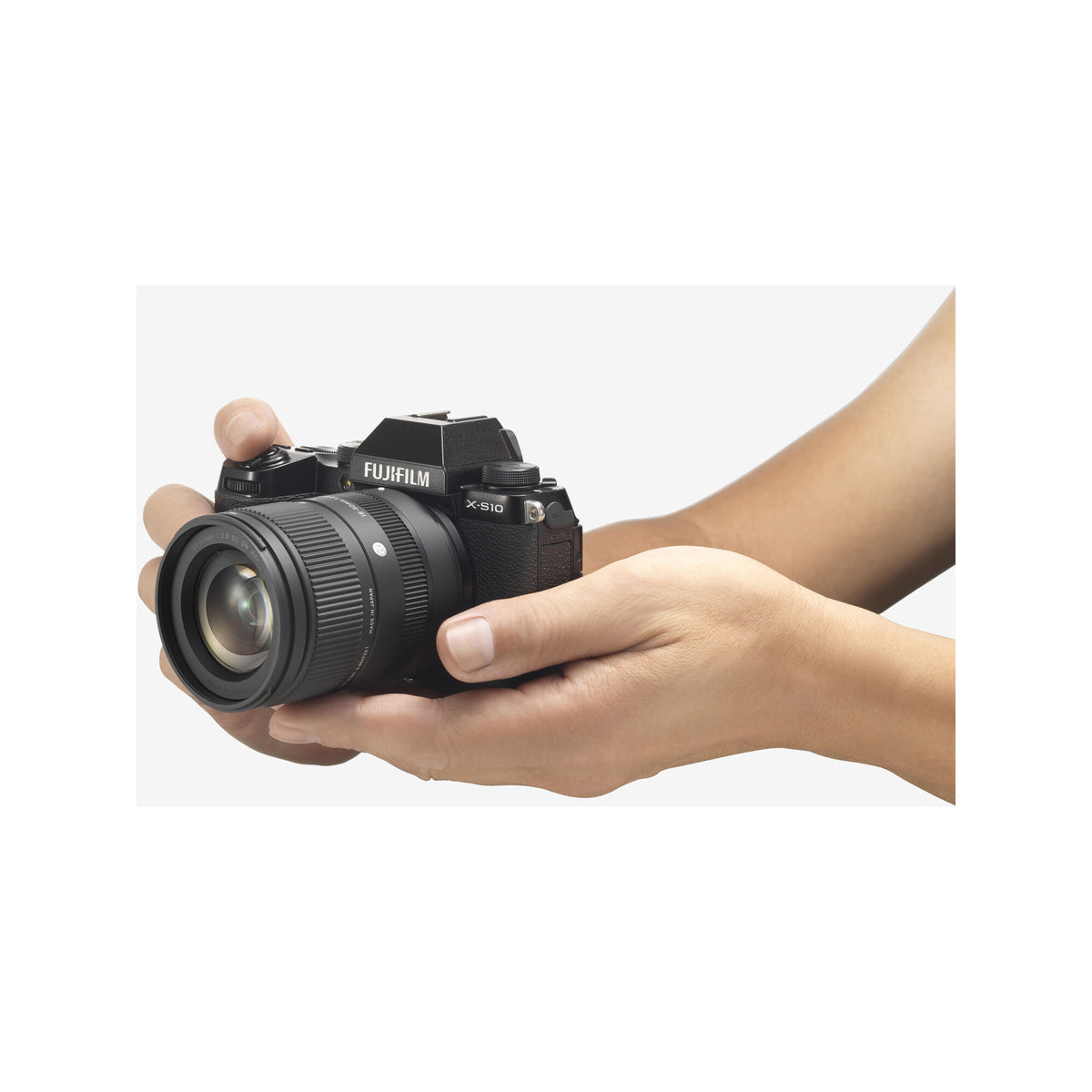 Sigma 18-50mm f/2.8 DC DN Contemporary Lens (FUJIFILM X)