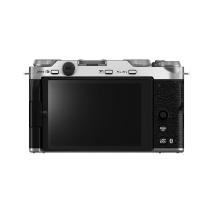 FUJIFILM X-M5 Mirrorless Camera with XC 15-45mm f/3.5-5.6 Lens (Silver)