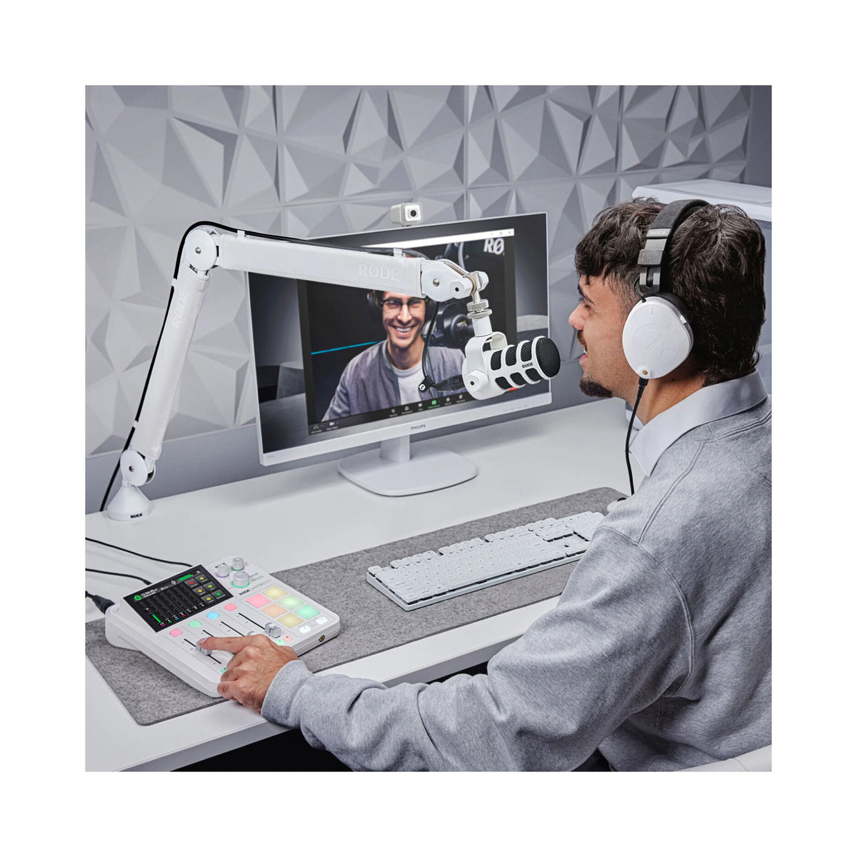 RODE RODECASTER DUO INTEGRATED AUDIO PRODUCTION STUDIO (WHITE) RCDUOW-G