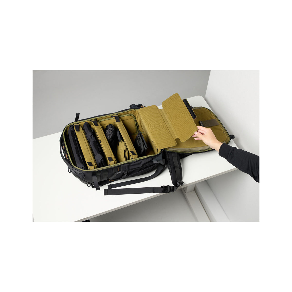 SmallRig Professional Outdoor Backpack (Black, 25L)-6521